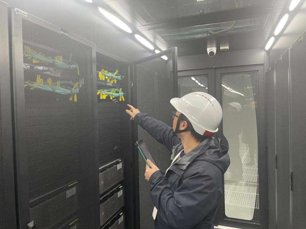 數(shù)據(jù)中心需求抵消美元疲軟影響，施耐德電氣利潤(rùn)超預(yù)期